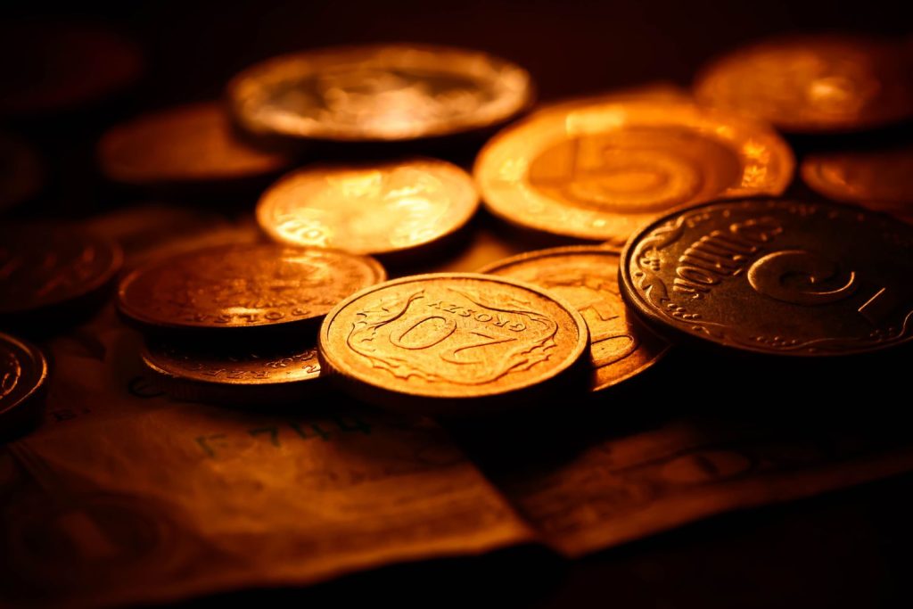 World gold production declines